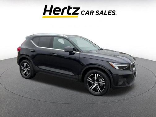 2024 Volvo XC40 CORE