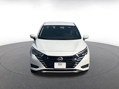 Aspen White Tricoat 2025 Nissan Versa 1.6 SV