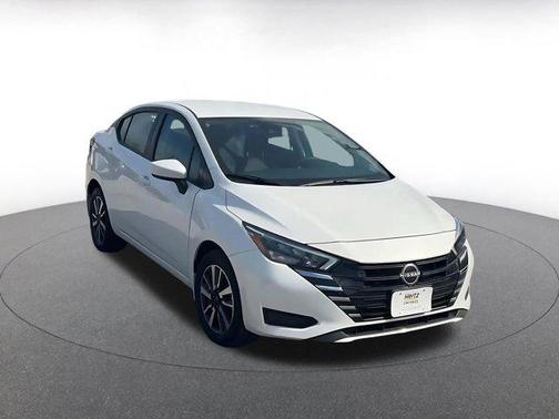 Aspen White Tricoat 2025 Nissan Versa 1.6 SV