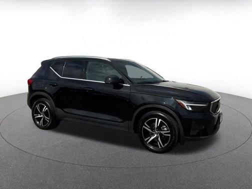 2024 Volvo XC40 CORE