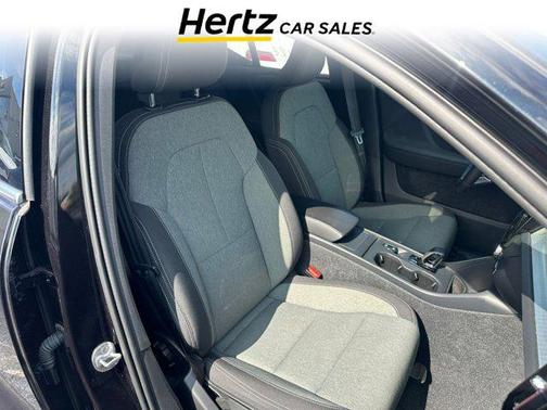 2024 Volvo XC40 CORE