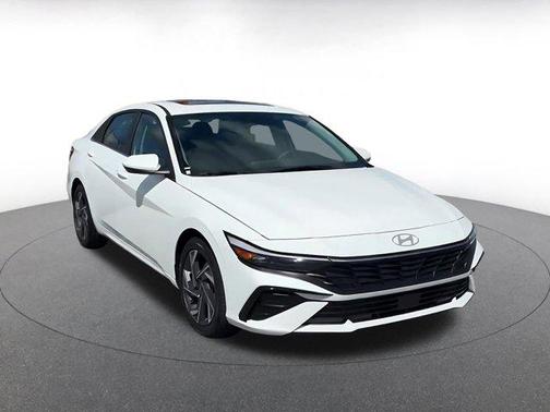 2025 Hyundai ELANTRA SEL