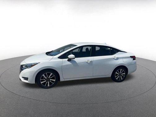 Aspen White Tricoat 2025 Nissan Versa 1.6 SV