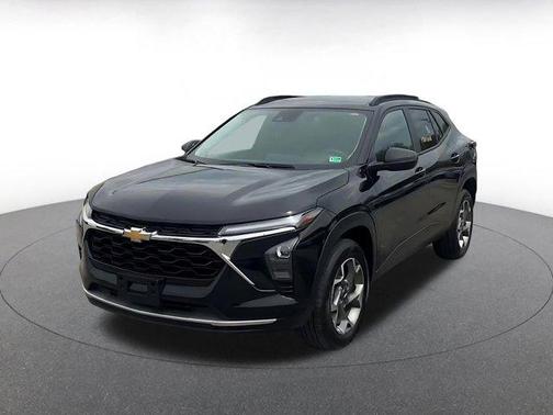 Mosaic Black Metallic 2025 Chevrolet Trax LT