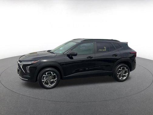 Mosaic Black Metallic 2025 Chevrolet Trax LT