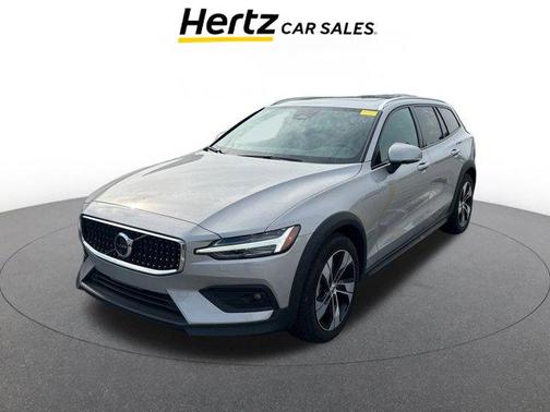 2025 Volvo V60 Cross Country B5 Plus