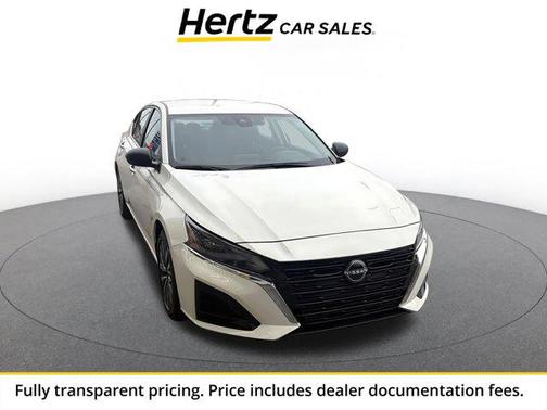 Pearl White Tricoat 2025 Nissan Altima SV FWD