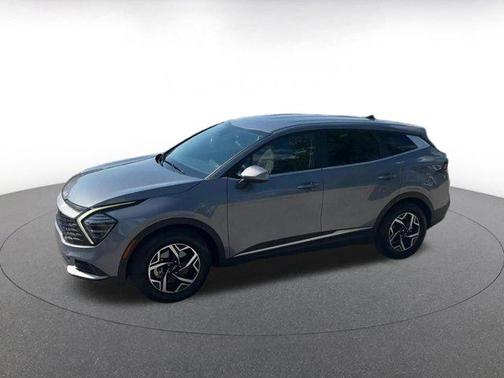Everlasting Silver 2025 Kia Sportage LX