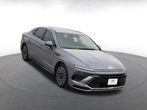 2025 Hyundai SONATA Hybrid SE