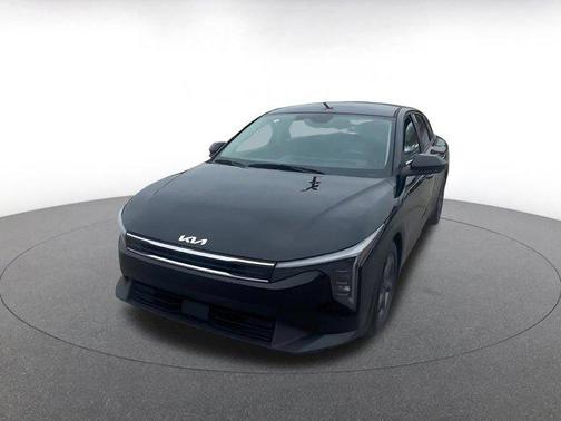 Aurora Black Pearl 2025 Kia K4 LXS