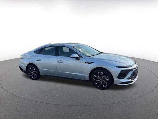 Aero Silver 2025 Hyundai SONATA SEL