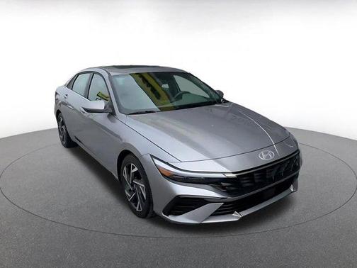 2025 Hyundai ELANTRA SEL