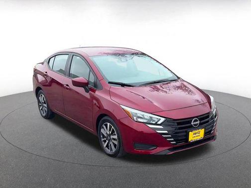 Scarlet Ember Tintcoat 2025 Nissan Versa 1.6 SV