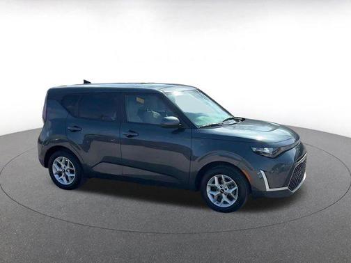 Gravity Gray 2025 Kia Soul LX