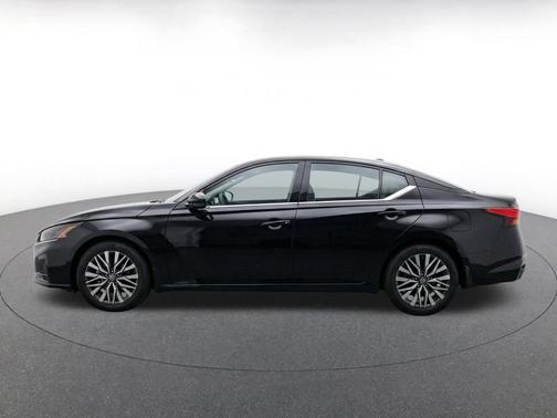 Super Black 2025 Nissan Altima SV FWD