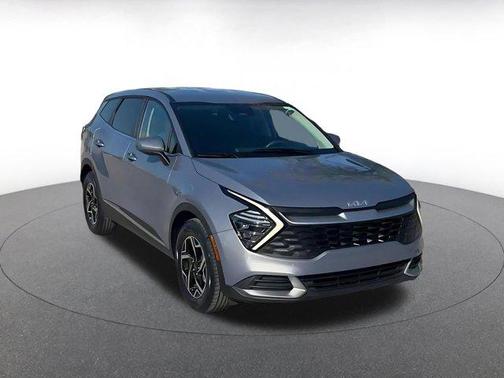 Everlasting Silver 2025 Kia Sportage LX