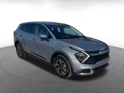 Everlasting Silver 2025 Kia Sportage LX