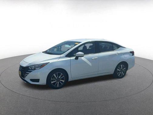 Aspen White Tricoat 2025 Nissan Versa 1.6 SV