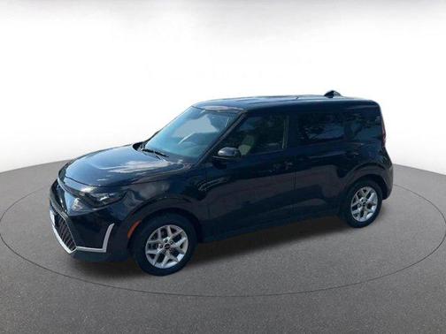 Fusion Black 2025 Kia Soul LX
