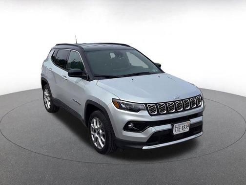 Silver Zynith Metallic Clearcoat 2025 Jeep Compass Limited