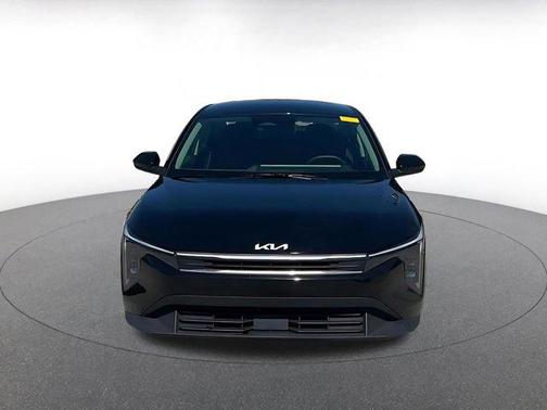 Aurora Black Pearl 2025 Kia K4 LXS