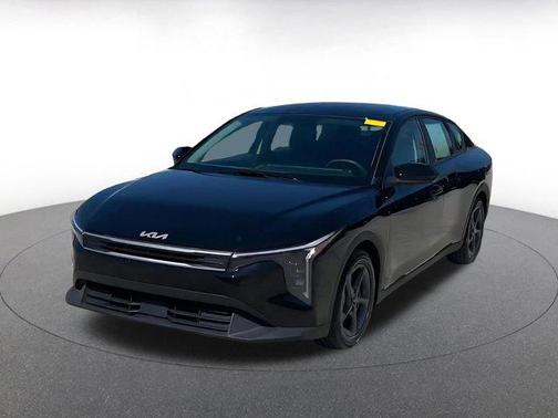 Aurora Black Pearl 2025 Kia K4 LXS