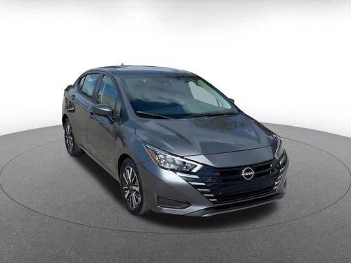 Gun Metallic 2025 Nissan Versa 1.6 SV