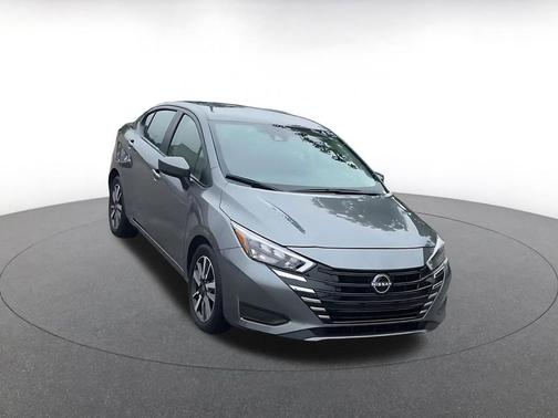 Gun Metallic 2025 Nissan Versa 1.6 SV