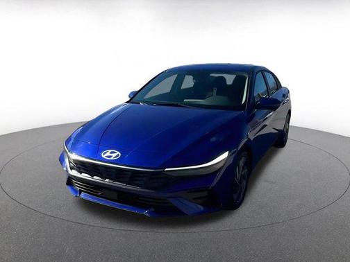 2025 Hyundai ELANTRA SEL