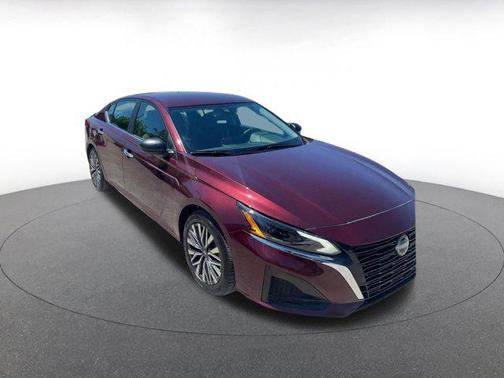 Garnet Pearl Metallic 2025 Nissan Altima SV FWD