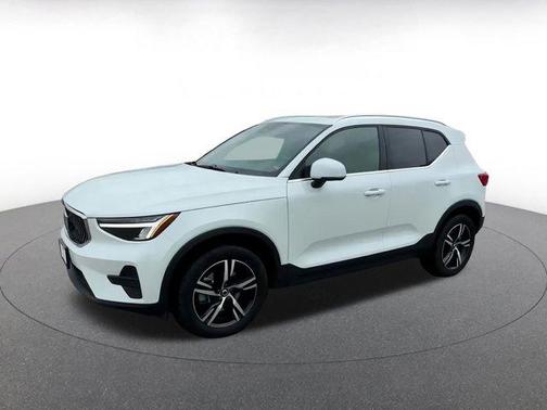 2024 Volvo XC40 CORE