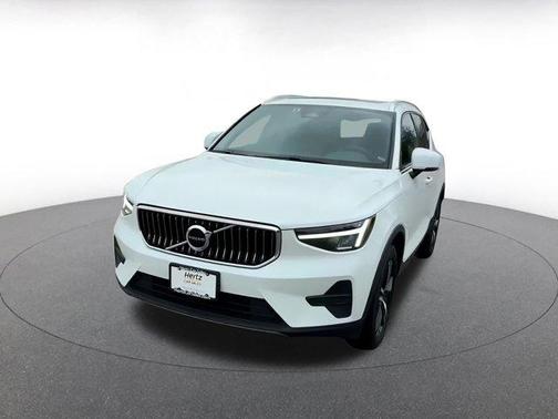 2024 Volvo XC40 CORE