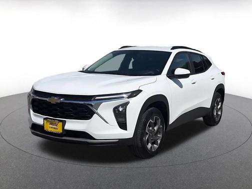 Summit White 2025 Chevrolet Trax LT