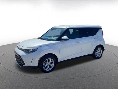 Snow White Pearl 2025 Kia Soul LX