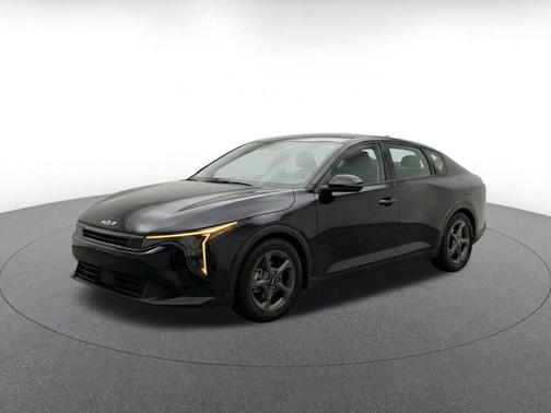Aurora Black Pearl 2025 Kia K4 LXS