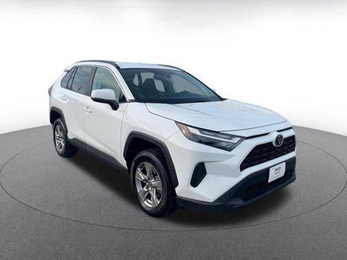 Ice Cap 2025 Toyota RAV4 XLE