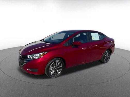 Scarlet Ember Tintcoat 2025 Nissan Versa 1.6 SV