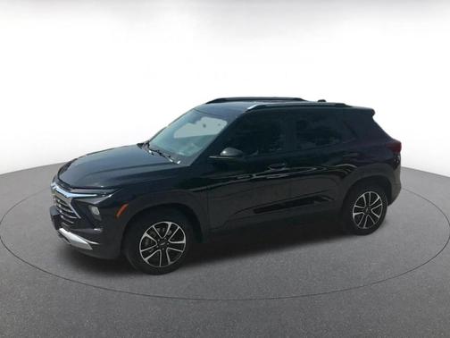 Mosaic Black Metallic 2025 Chevrolet Trailblazer LT