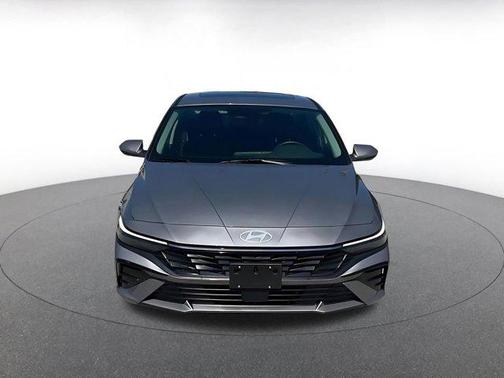 Fluid Metal 2025 Hyundai ELANTRA SEL