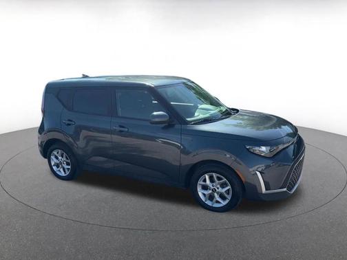 Gravity Gray 2025 Kia Soul LX