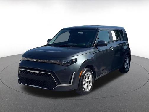 Gravity Gray 2025 Kia Soul LX