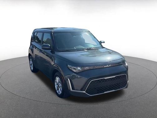 Gravity Gray 2025 Kia Soul LX