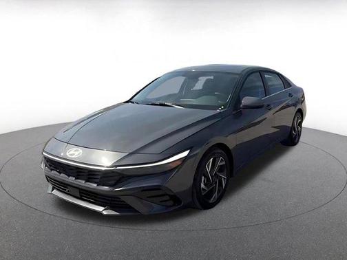 2025 Hyundai ELANTRA SEL