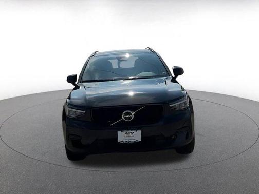 2024 Volvo XC40 CORE