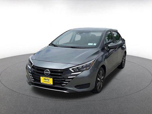 Gun Metallic 2025 Nissan Versa 1.6 SV