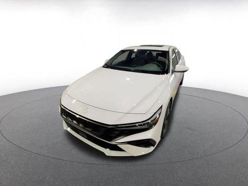 2025 Hyundai ELANTRA SEL