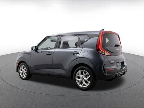 Gravity Gray 2025 Kia Soul LX
