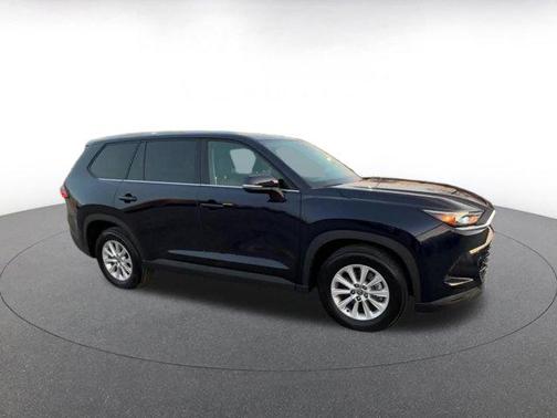 2025 Toyota Highlander LE