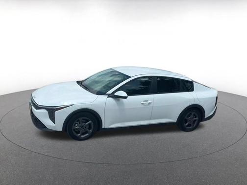 Snow White Pearl 2025 Kia K4 LXS