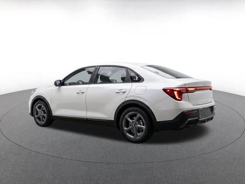 Snow White Pearl 2025 Kia K4 LXS
